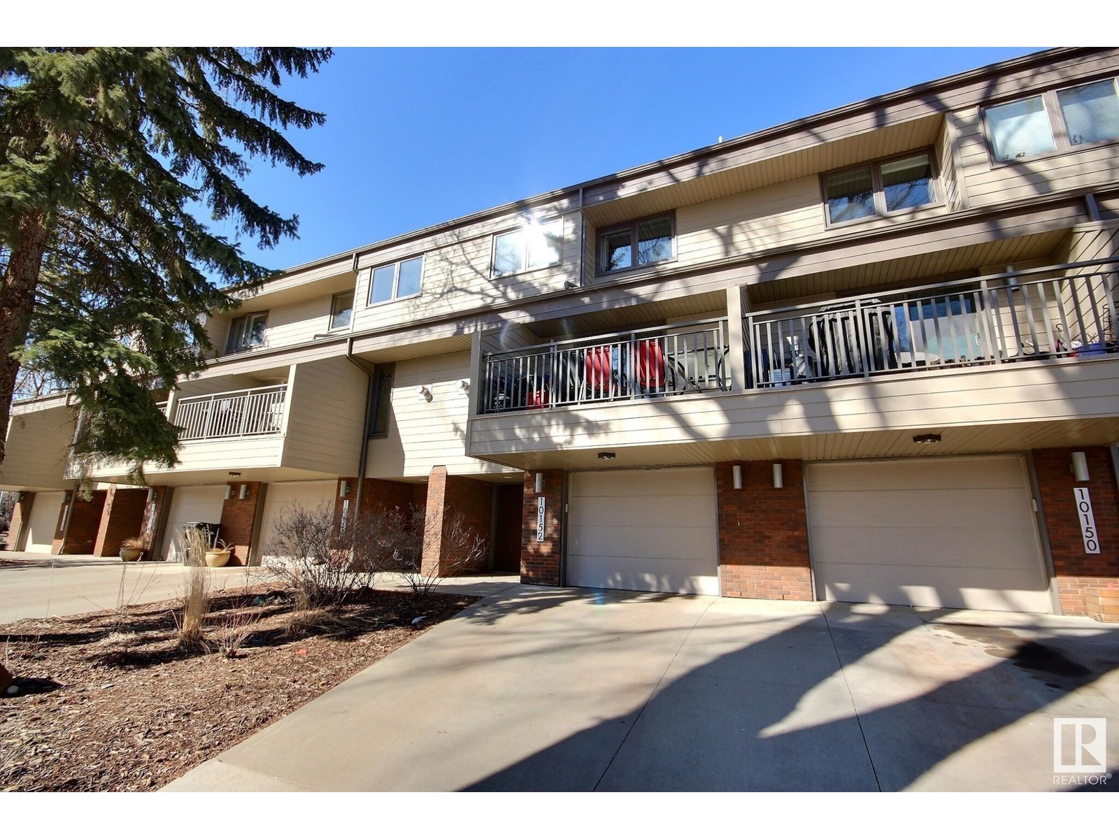 Property at 10152 87 AV NW image 1