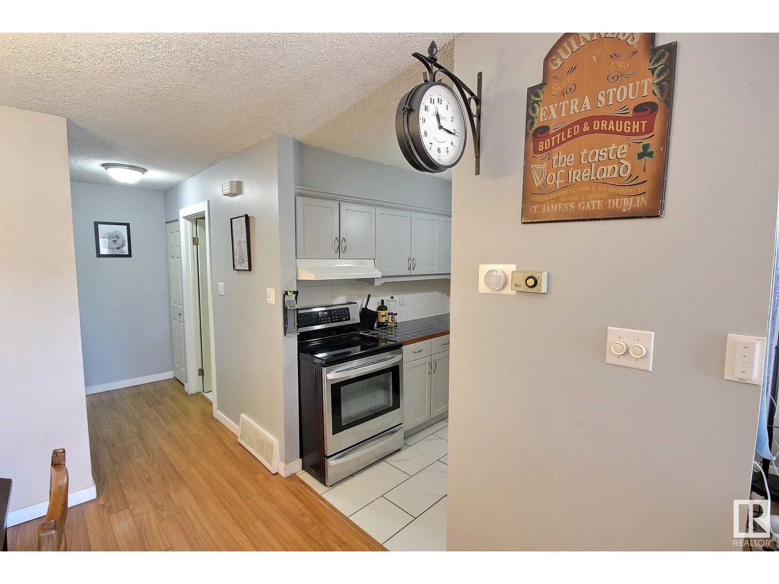 Property at 10152 87 AV NW image 5