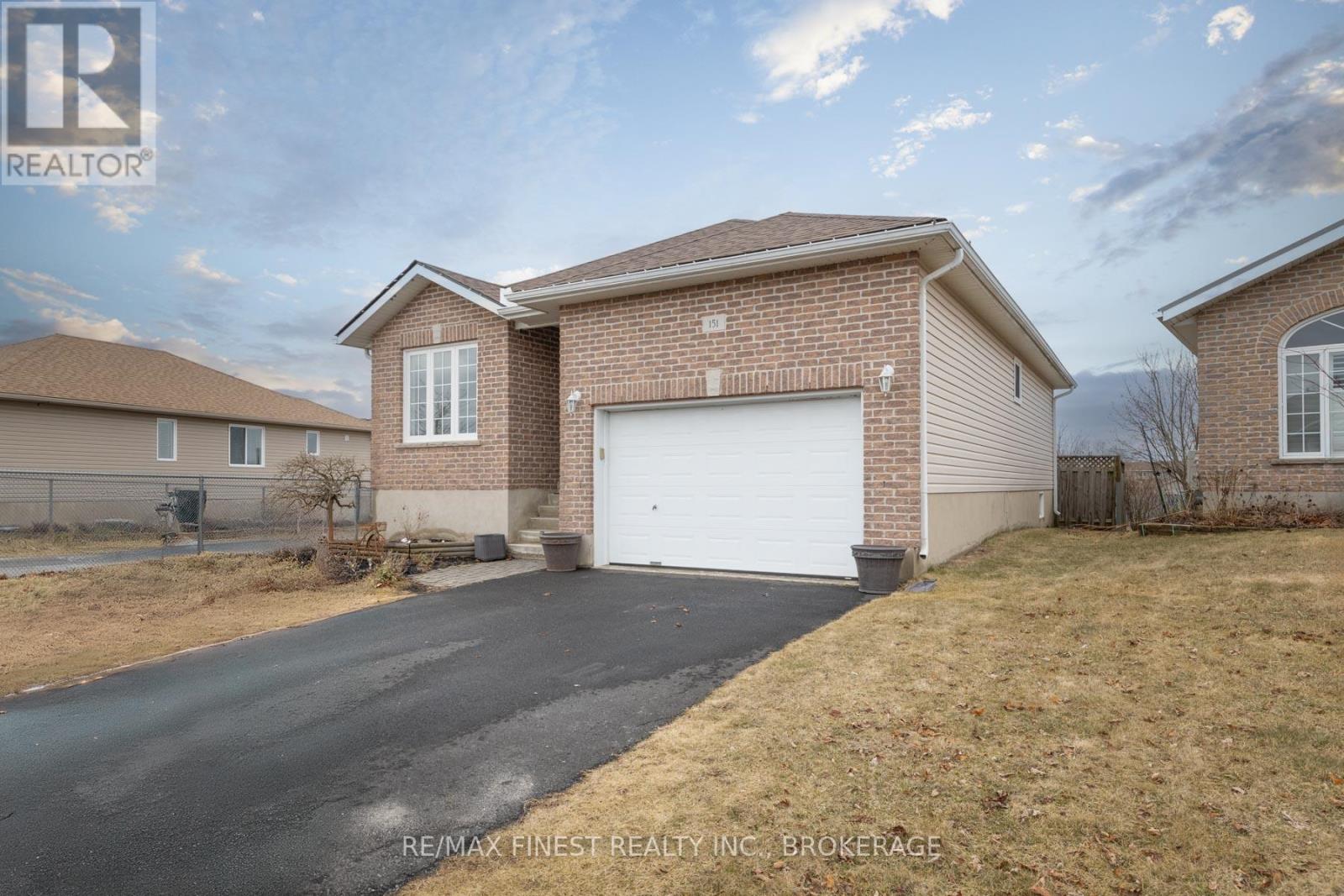 Property at 151 MACDOUGALL DRIVE image 3