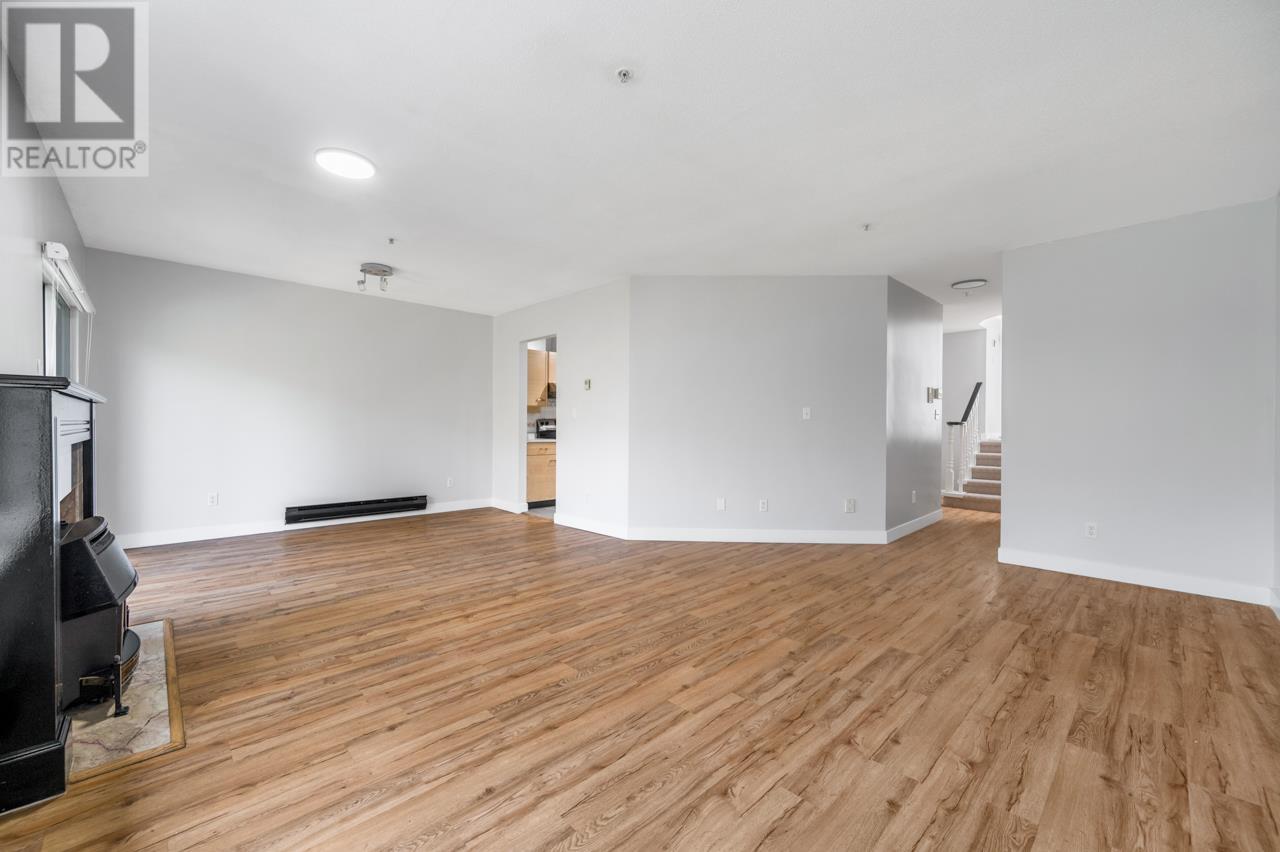 Property at 40 6511 CHAMBORD PLACE image 3