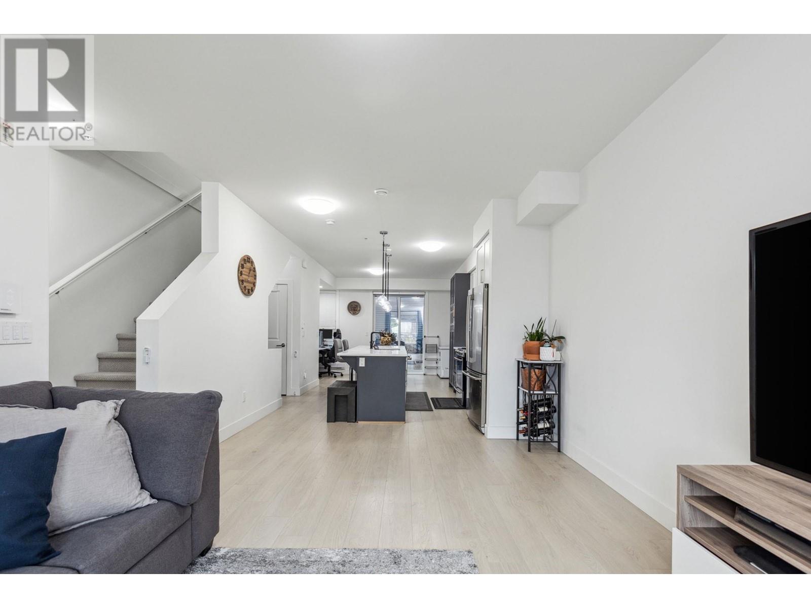 5831 Wales Street, Vancouver, British Columbia  V5R 0E6 - Photo 5 - R2985727