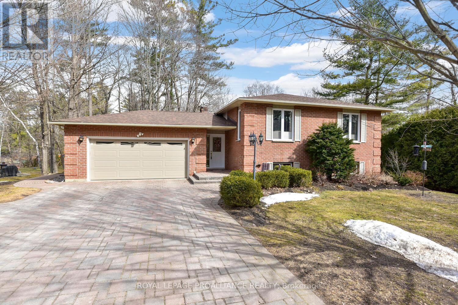 Property at 403 YOLE CRESCENT image 1