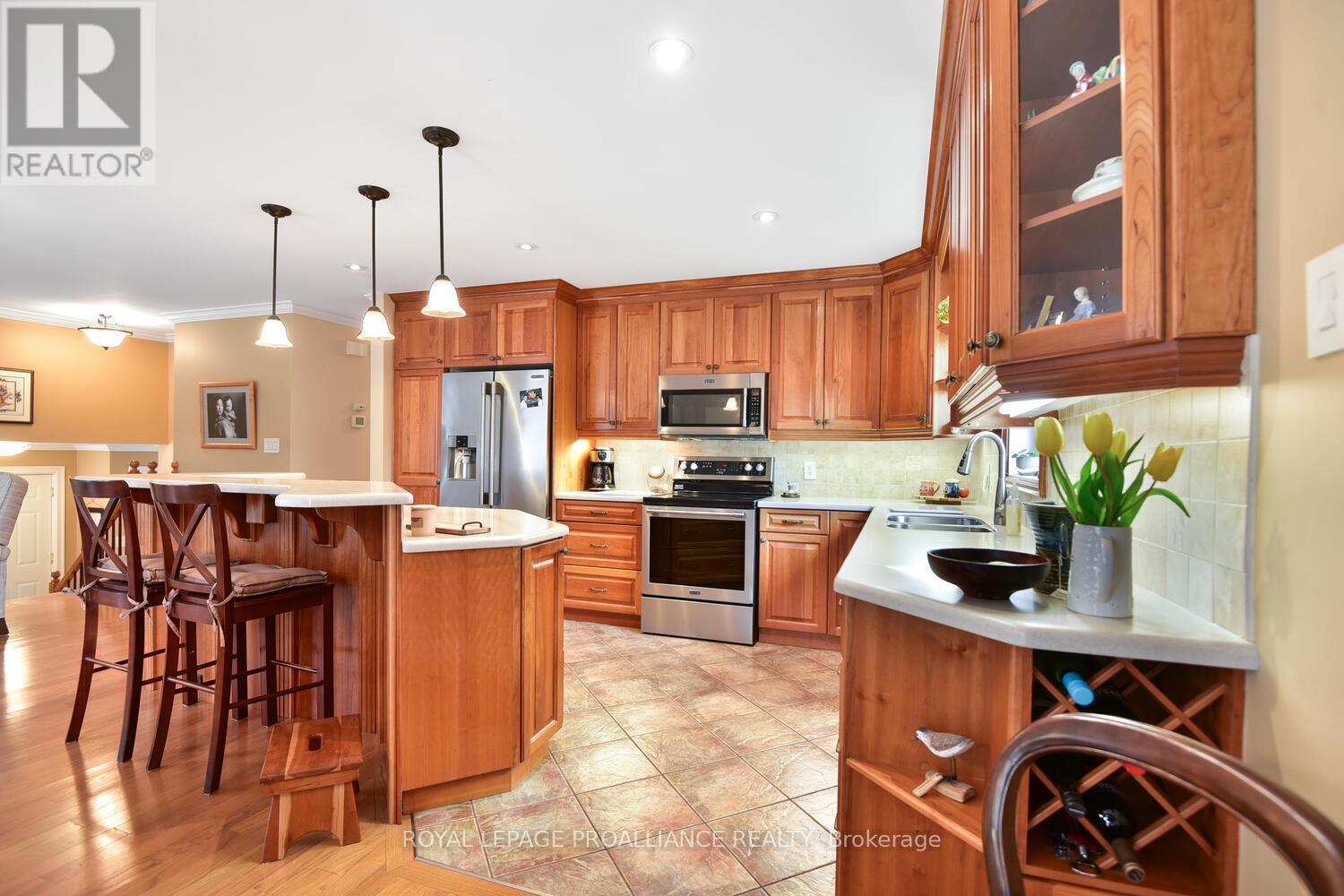 403 Yole Crescent, Elizabethtown-Kitley, Ontario  K6V 7C1 - Photo 12 - X12059962