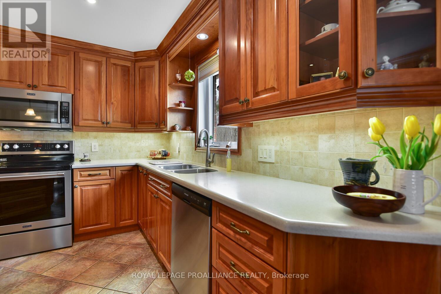 403 Yole Crescent, Elizabethtown-Kitley, Ontario  K6V 7C1 - Photo 14 - X12059962