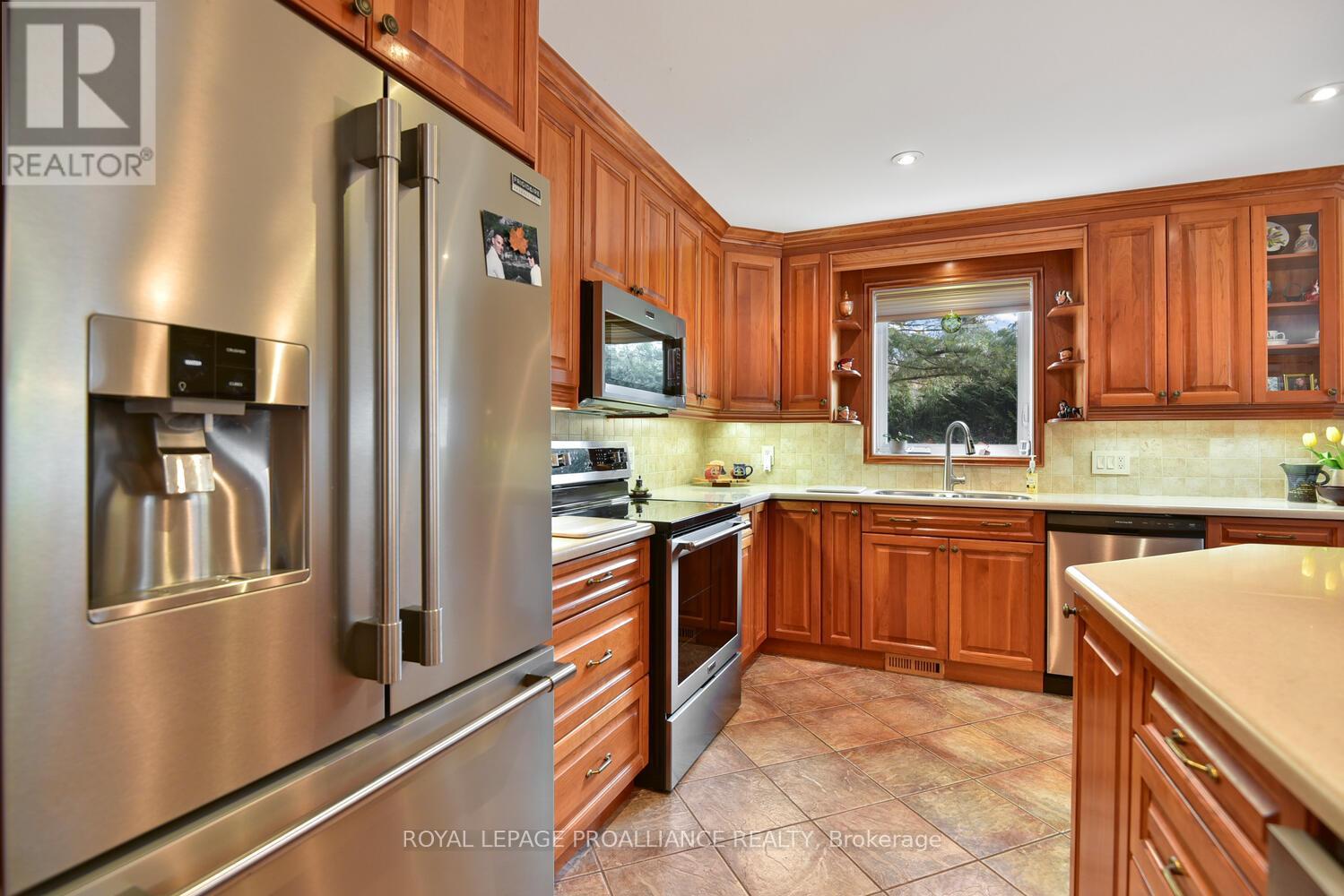 403 Yole Crescent, Elizabethtown-Kitley, Ontario  K6V 7C1 - Photo 16 - X12059962