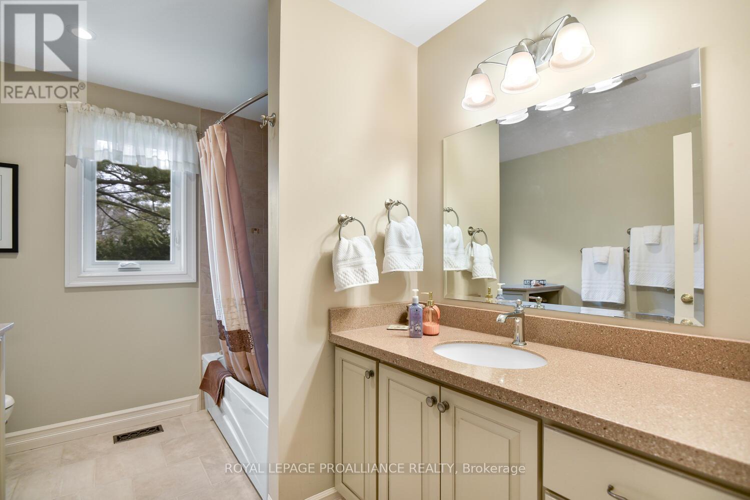 403 Yole Crescent, Elizabethtown-Kitley, Ontario  K6V 7C1 - Photo 20 - X12059962