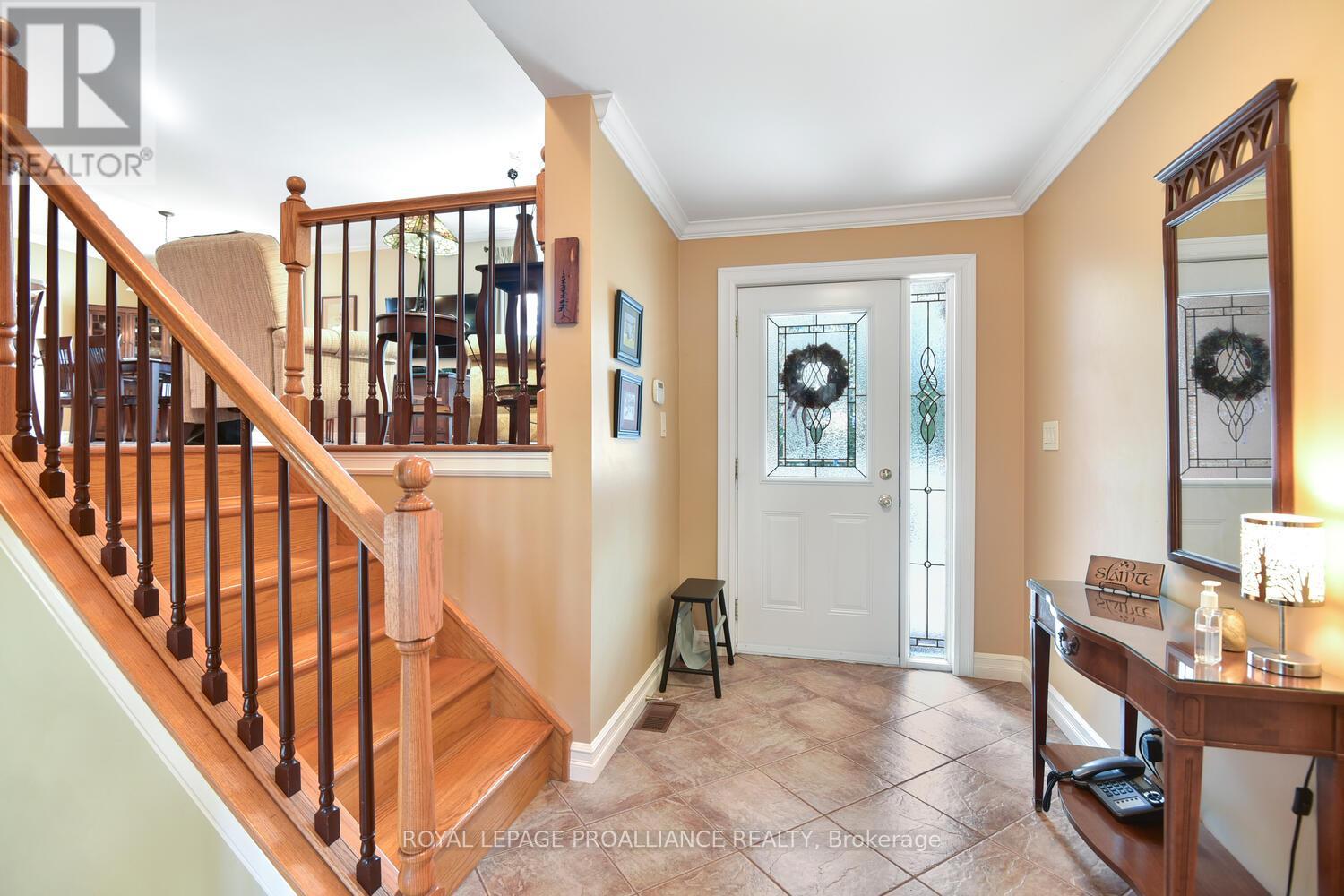 403 Yole Crescent, Elizabethtown-Kitley, Ontario  K6V 7C1 - Photo 6 - X12059962
