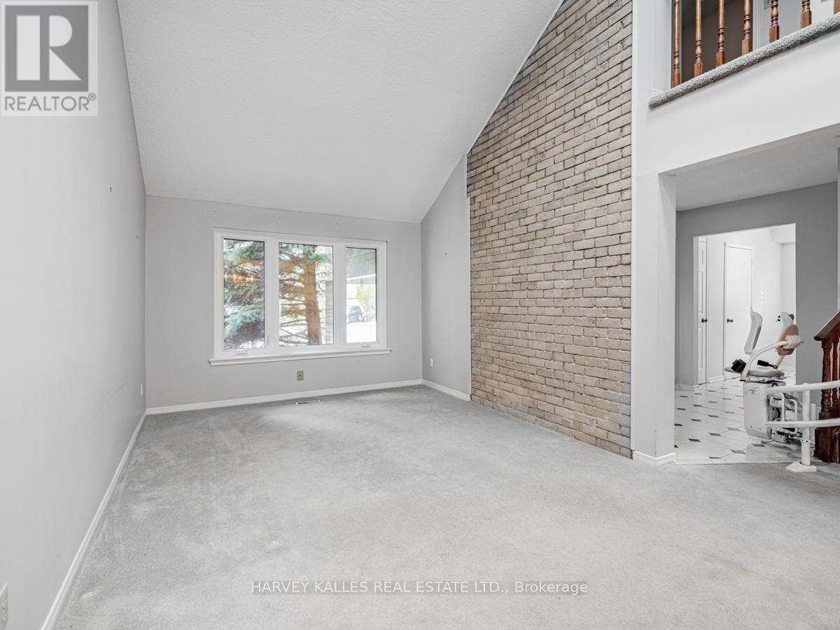 Property at 18 FINLAYSON COURT W image 4
