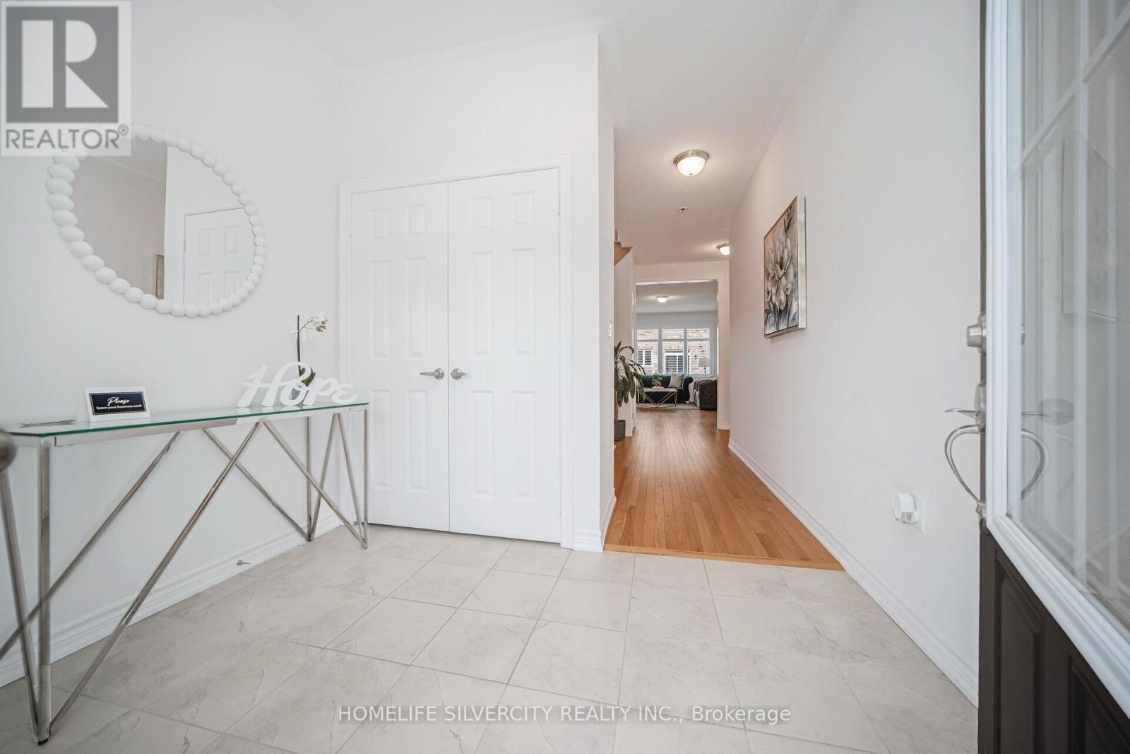 Property at 65 ROYAL FERN CRESCENT image 3