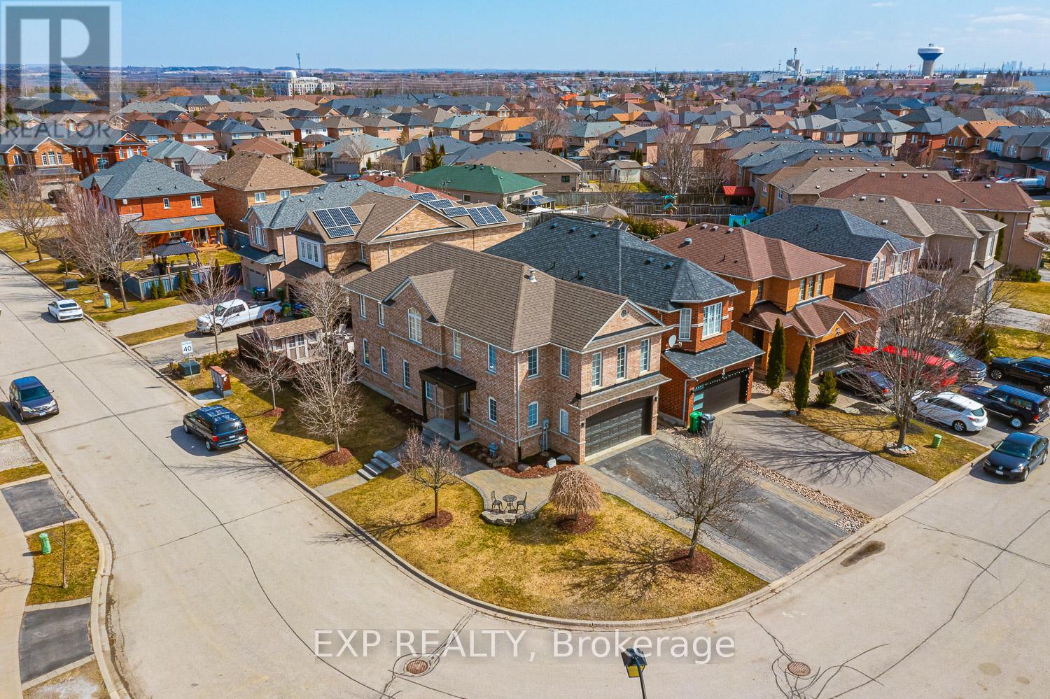 Property at 46 EMILY CARR CRESCENT image 3