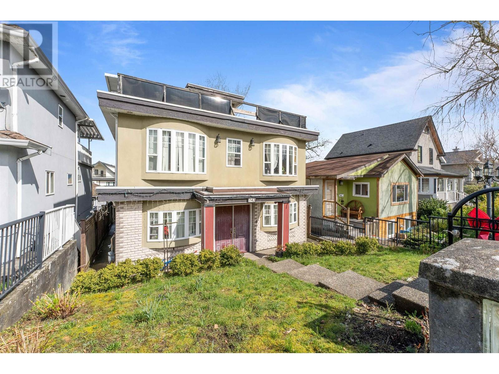 743 Durward Avenue, Vancouver, British Columbia  V5V 2Y9 - Photo 3 - R2983140