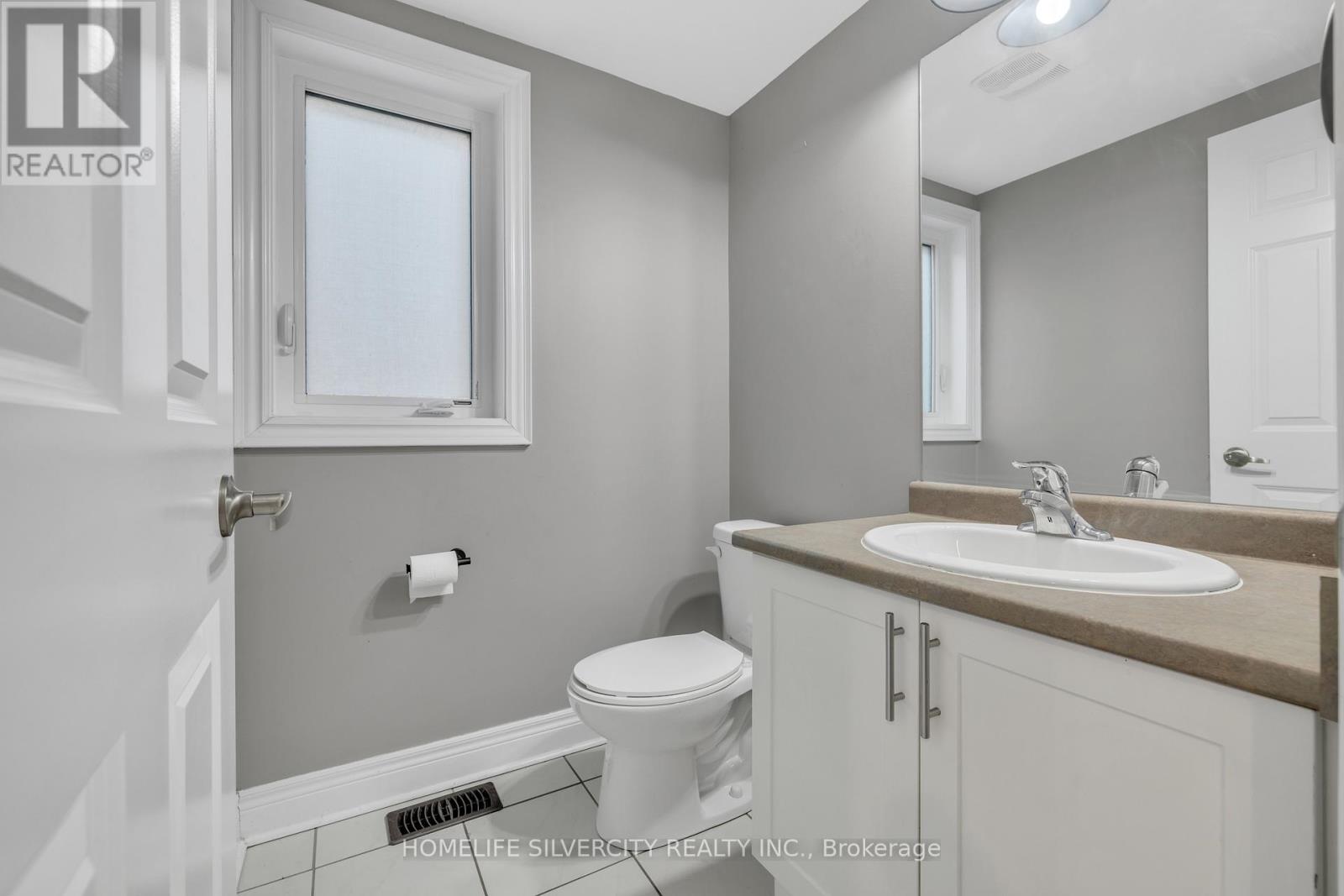 Property at 390 THOMPSON STREET image 2