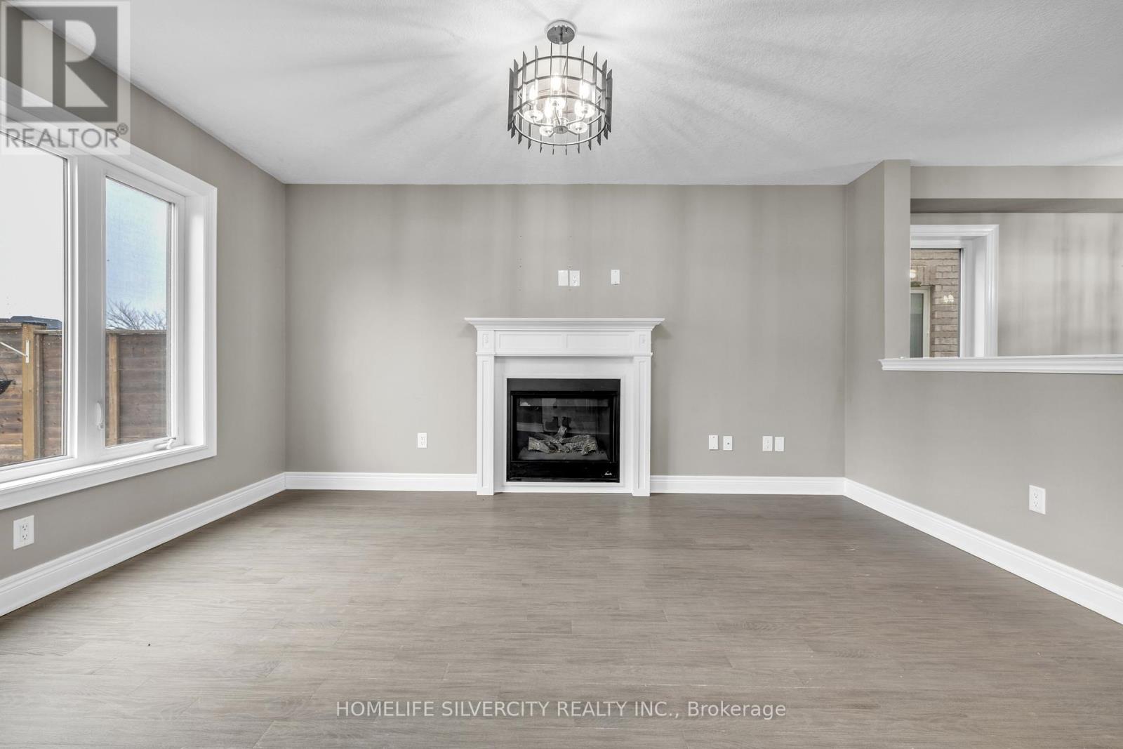 Property at 390 THOMPSON STREET image 5