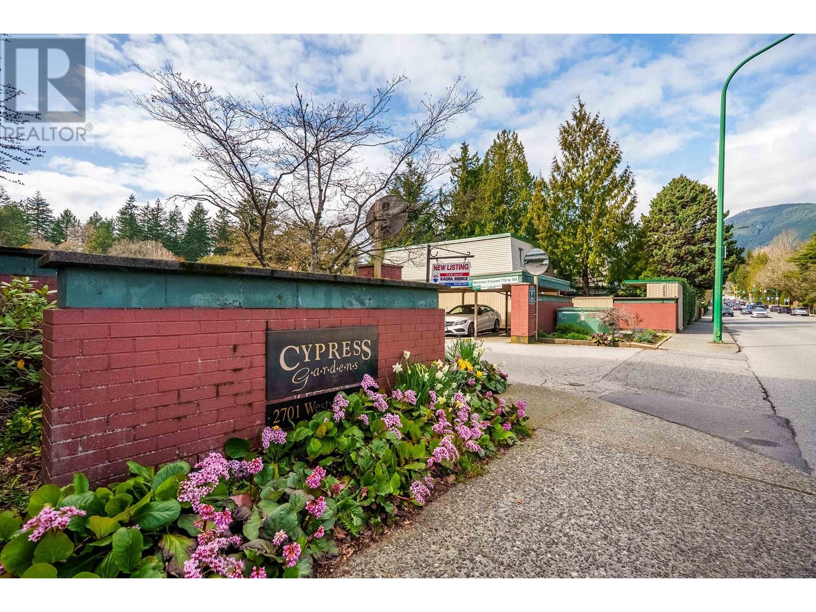 Property at 2645 WESTVIEW DRIVE image 1