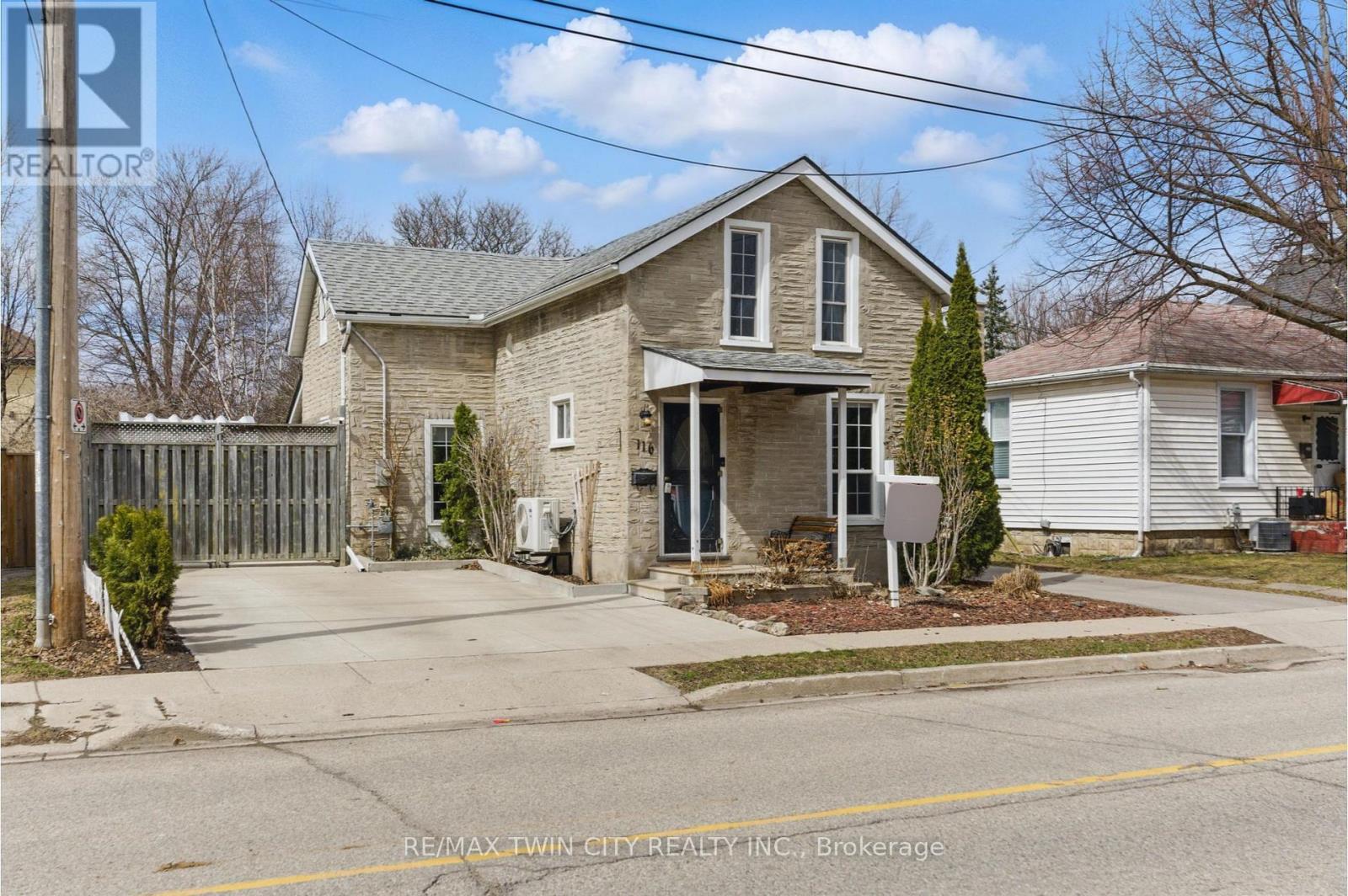 Property at 116 WELLINGTON STREET W image 1