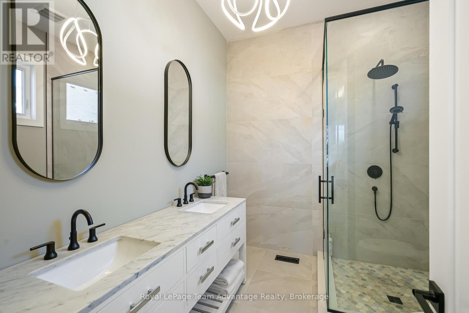 5 - 25 Sorensen Court, Niagara-On-The-Lake, Ontario  L0S 1T0 - Photo 21 - X12060036
