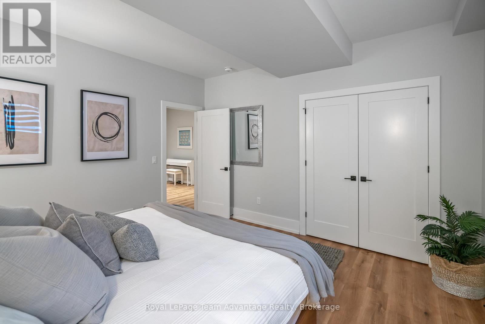5 - 25 Sorensen Court, Niagara-On-The-Lake, Ontario  L0S 1T0 - Photo 30 - X12060036