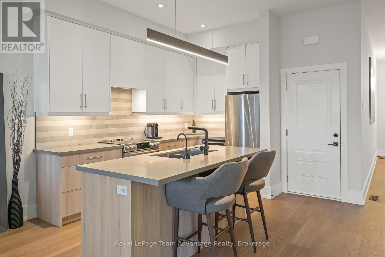 5 - 25 Sorensen Court, Niagara-On-The-Lake, Ontario  L0S 1T0 - Photo 6 - X12060036