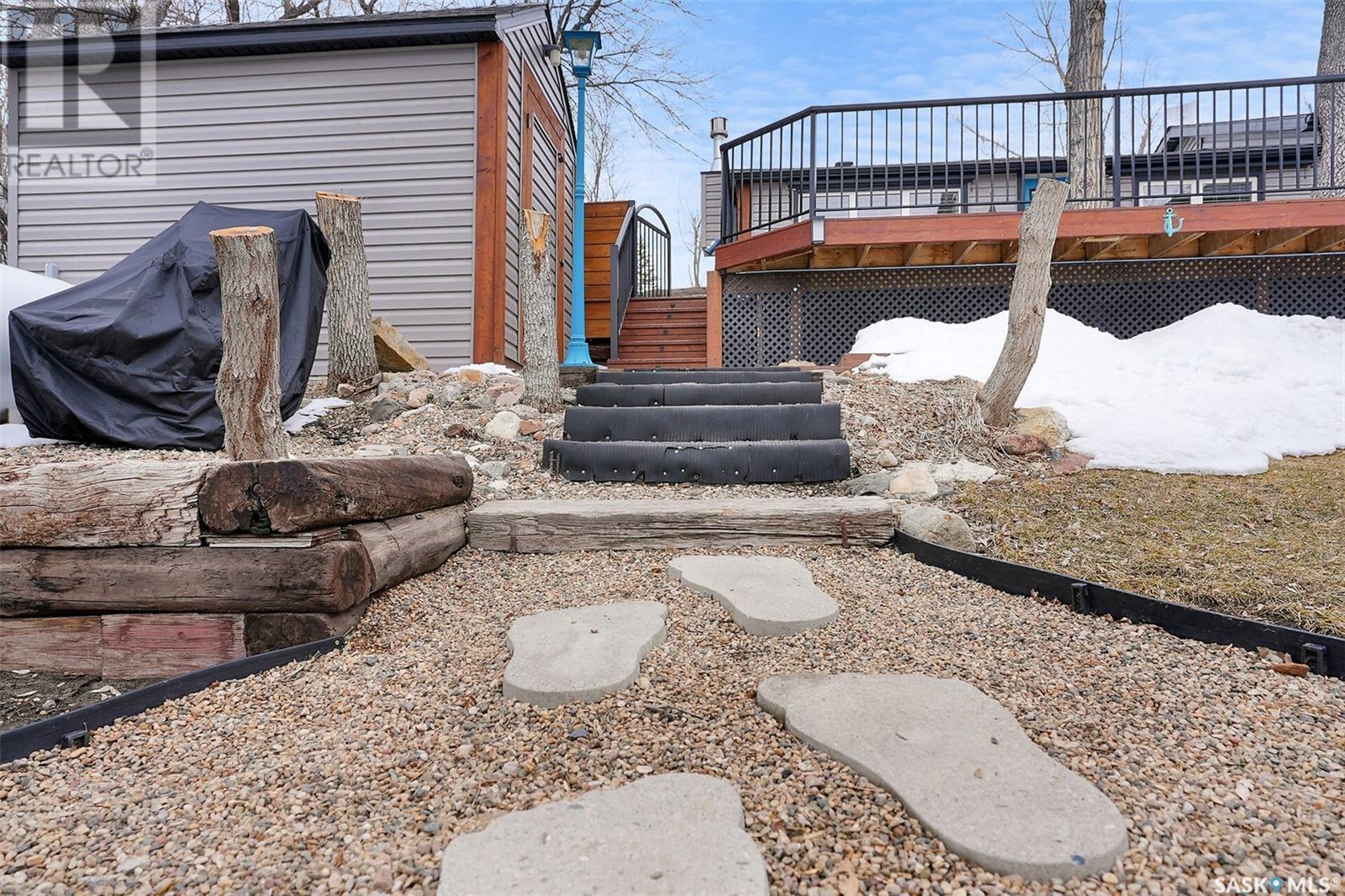 Property at 144 Lakeshore DRIVE image 4