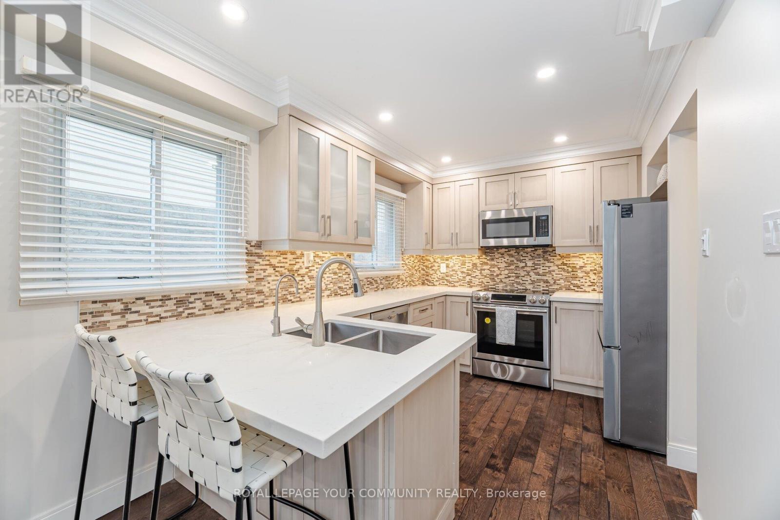 48 Bluesky Crescent, Richmond Hill (Observatory), Ontario  L4C 8H9 - Photo 10 - N12060132