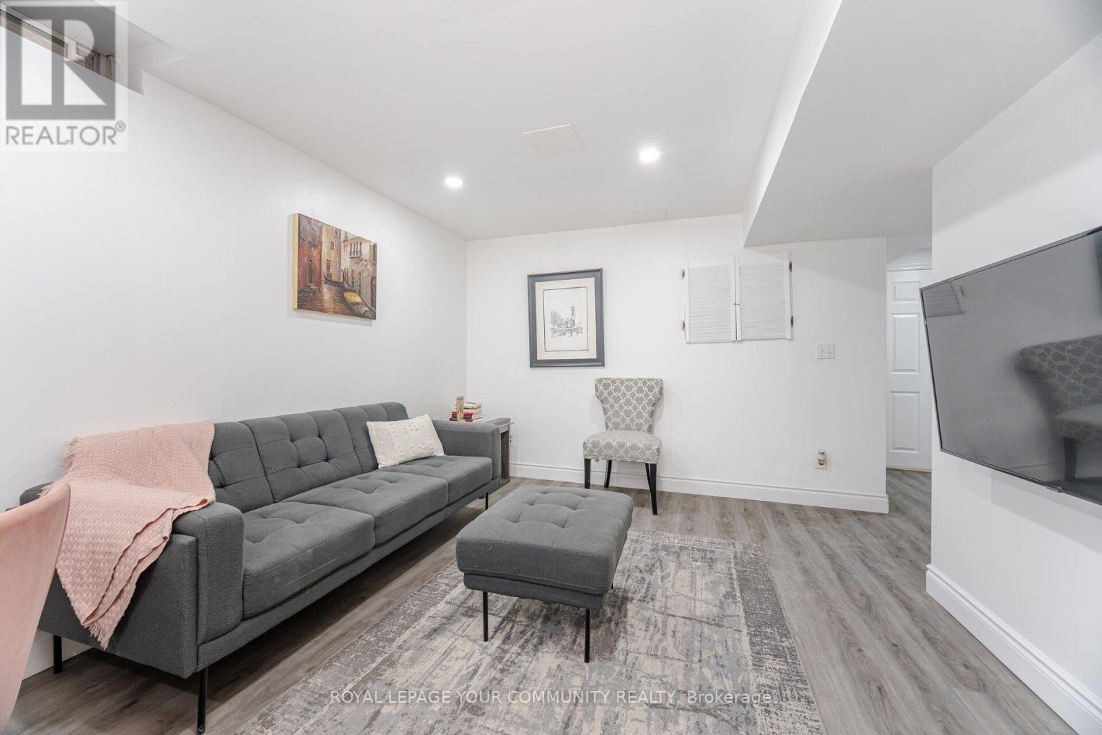 48 Bluesky Crescent, Richmond Hill (Observatory), Ontario  L4C 8H9 - Photo 27 - N12060132