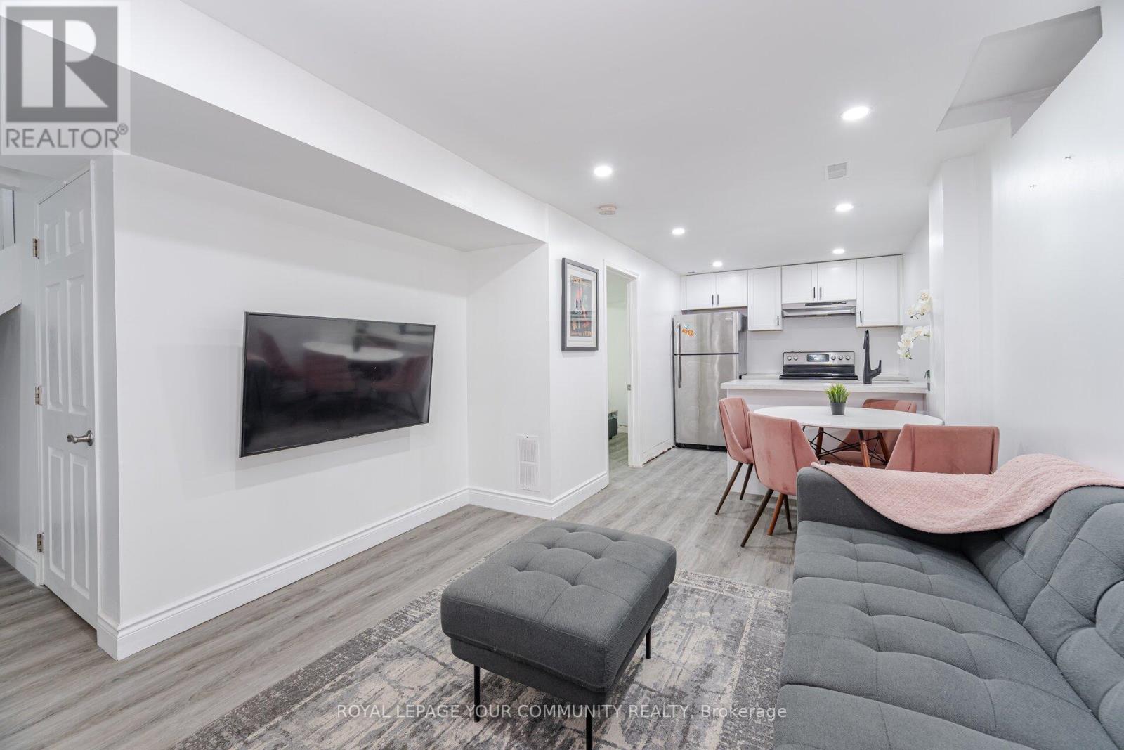 48 Bluesky Crescent, Richmond Hill (Observatory), Ontario  L4C 8H9 - Photo 28 - N12060132