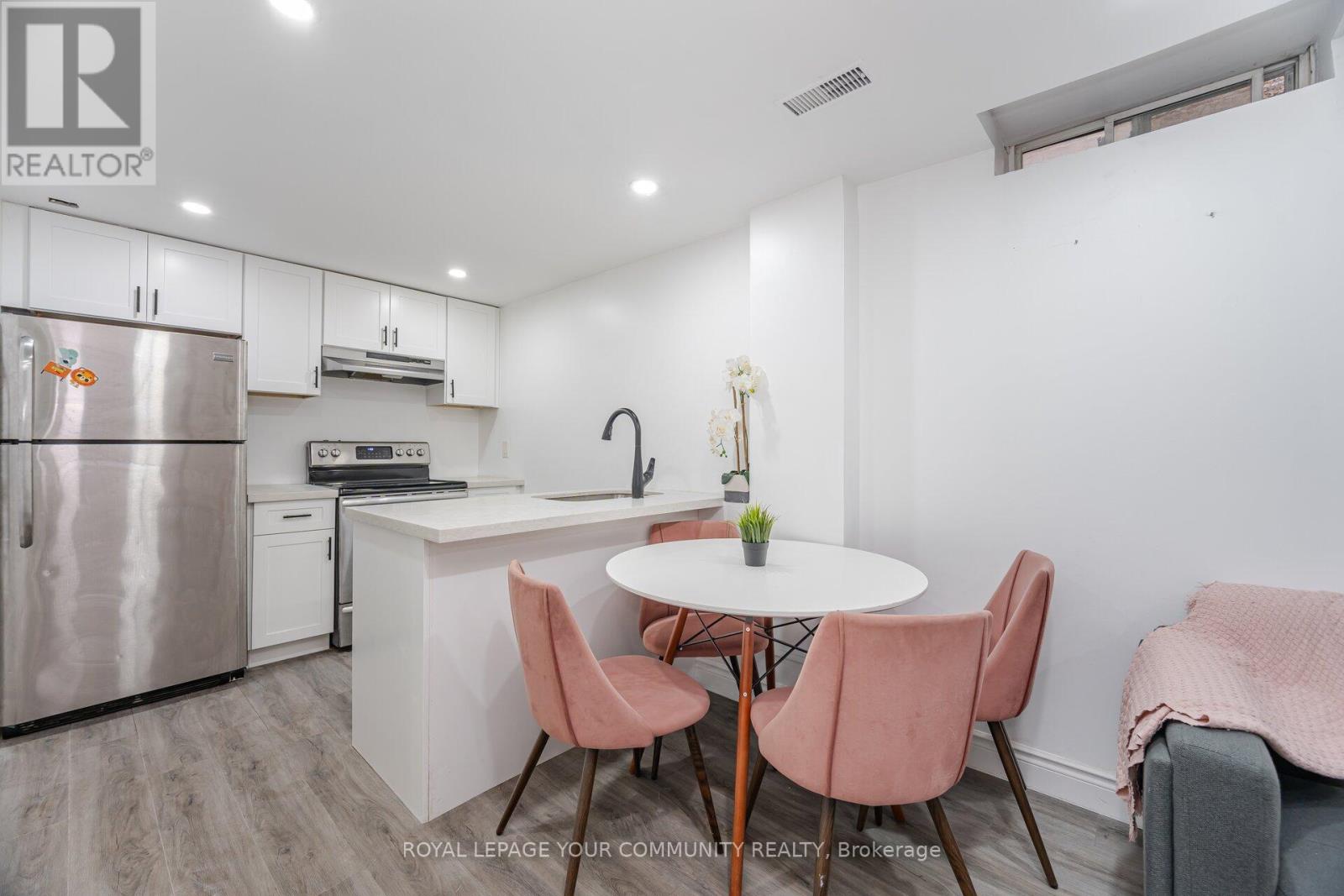 48 Bluesky Crescent, Richmond Hill (Observatory), Ontario  L4C 8H9 - Photo 30 - N12060132