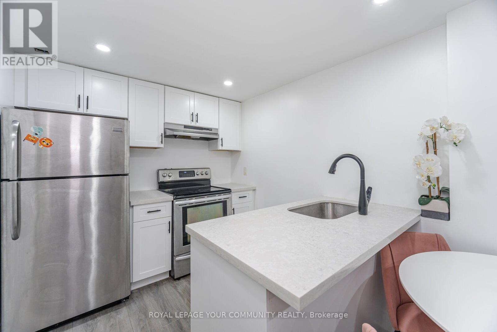 48 Bluesky Crescent, Richmond Hill (Observatory), Ontario  L4C 8H9 - Photo 31 - N12060132