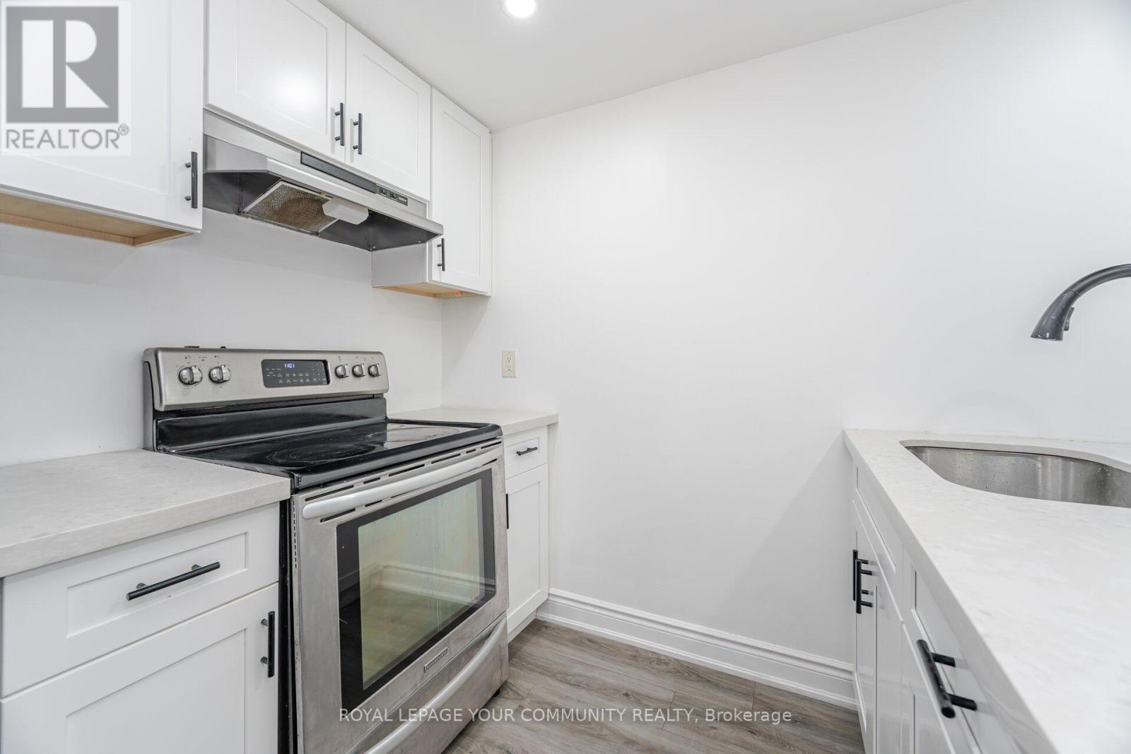 48 Bluesky Crescent, Richmond Hill (Observatory), Ontario  L4C 8H9 - Photo 33 - N12060132