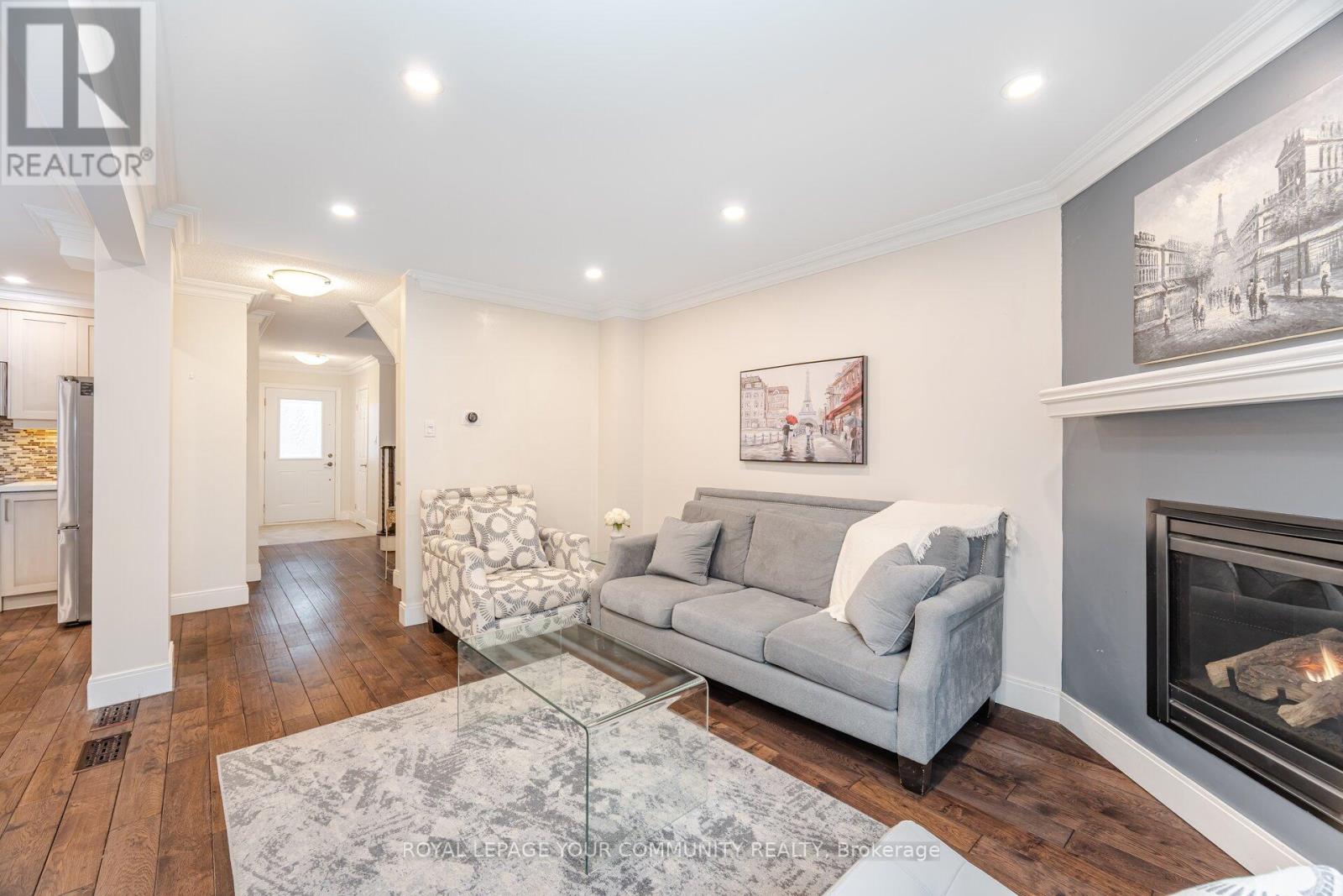 48 Bluesky Crescent, Richmond Hill (Observatory), Ontario  L4C 8H9 - Photo 6 - N12060132