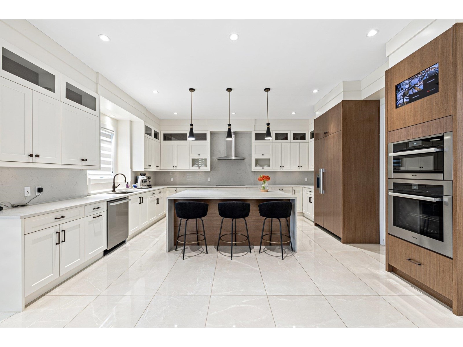 Property at 14074 79 AVENUE image 2