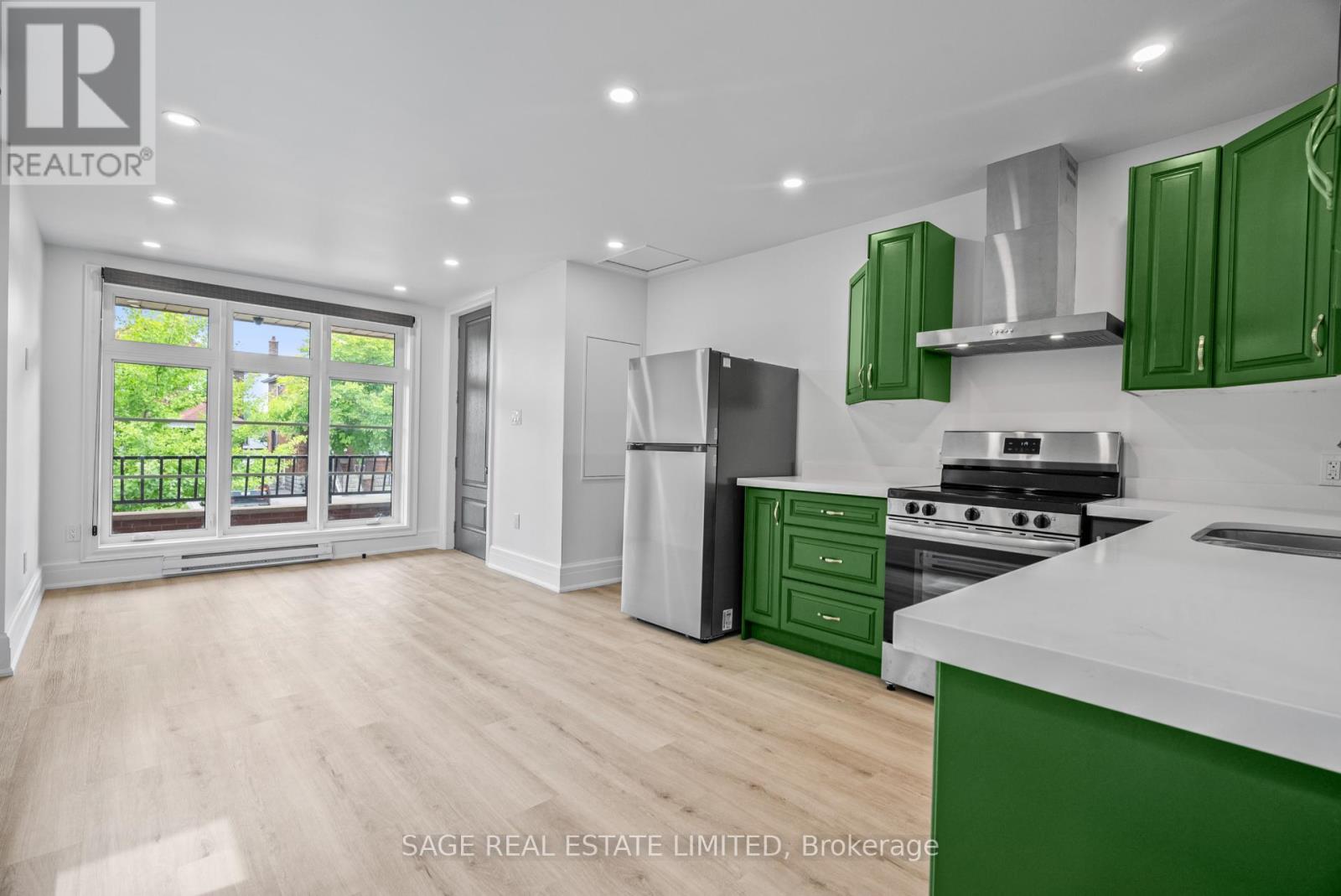 25 Chamberlain Avenue, Toronto, Ontario  M6E 4J7 - Photo 10 - W12060106