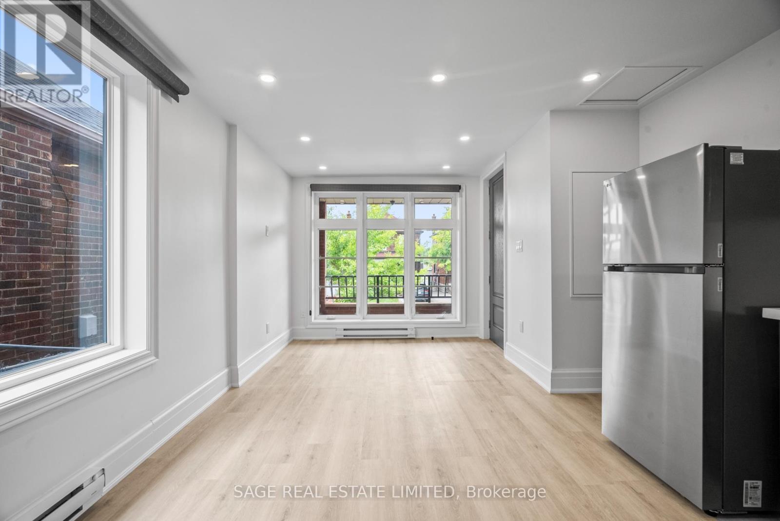 25 Chamberlain Avenue, Toronto, Ontario  M6E 4J7 - Photo 12 - W12060106