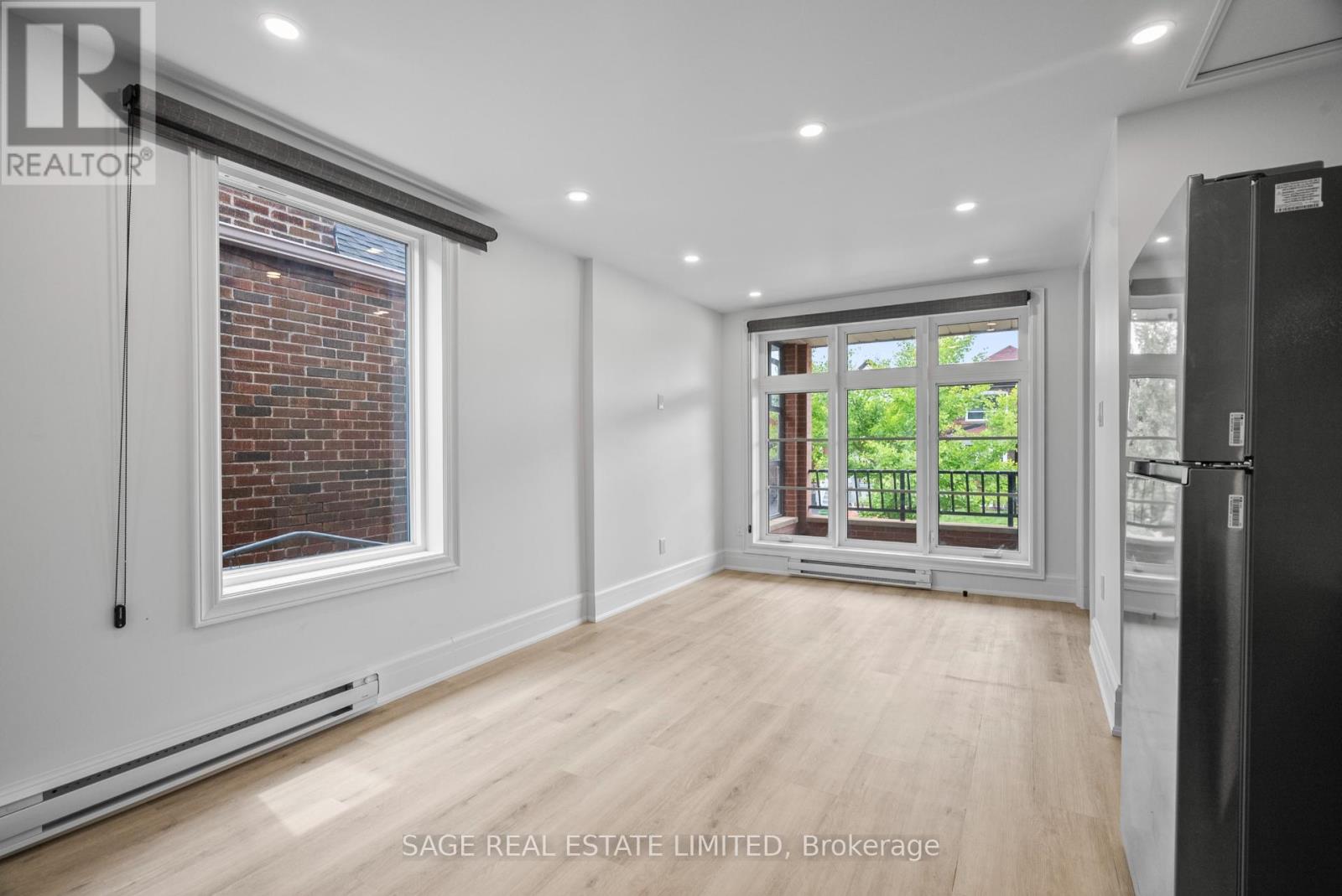 25 Chamberlain Avenue, Toronto, Ontario  M6E 4J7 - Photo 13 - W12060106