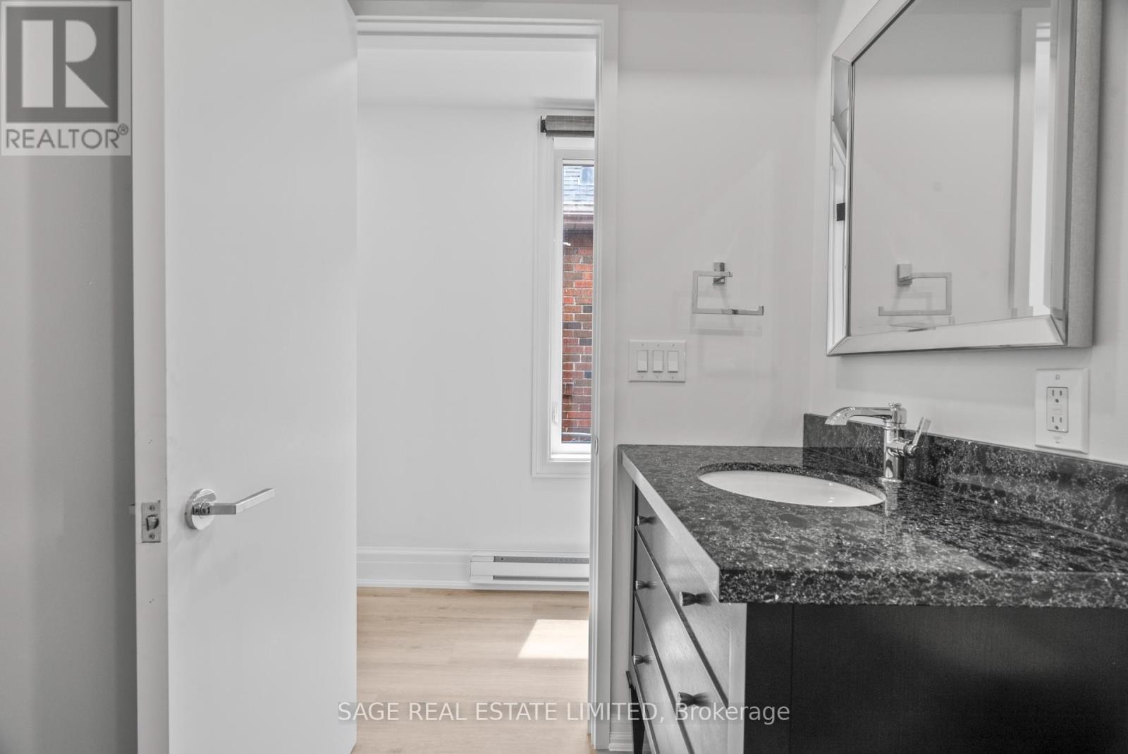 25 Chamberlain Avenue, Toronto, Ontario  M6E 4J7 - Photo 23 - W12060106