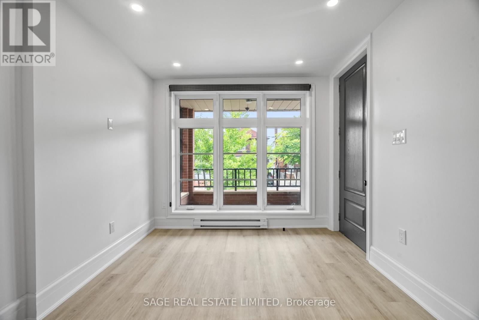 25 Chamberlain Avenue, Toronto, Ontario  M6E 4J7 - Photo 8 - W12060106