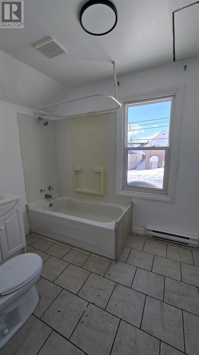 22 Ferris Ave, Sault Ste Marie, Ontario  P6B 2R4 - Photo 11 - SM250548