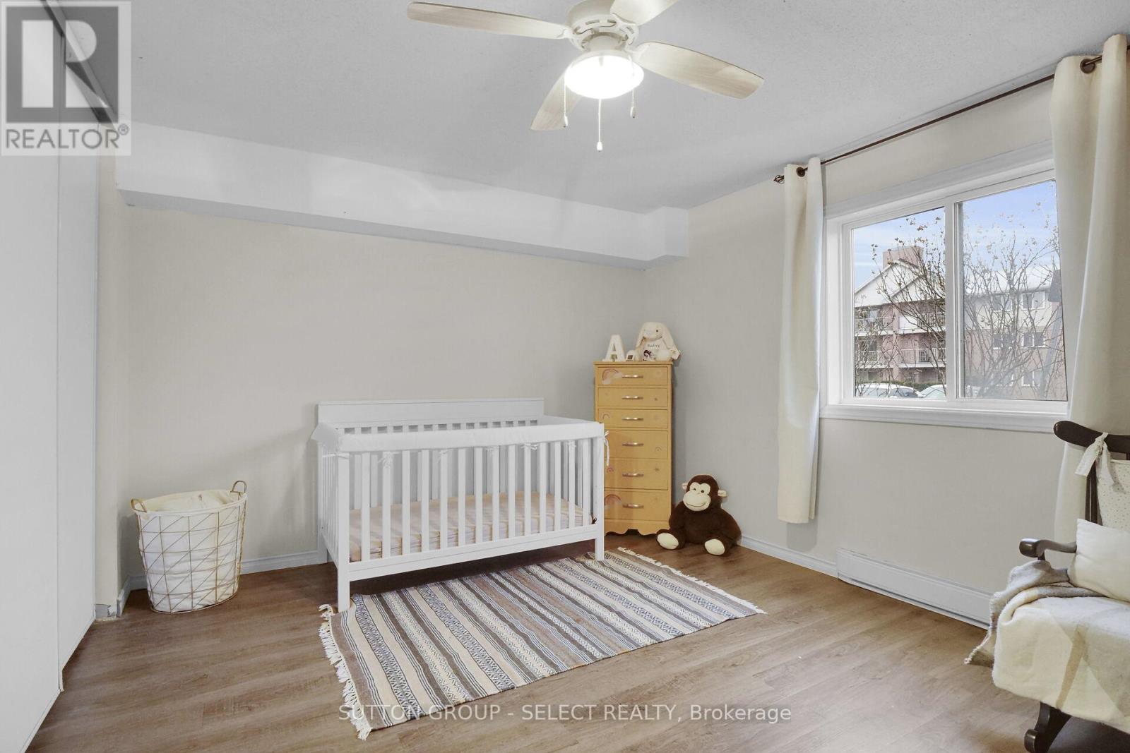 Photo 3 of 18 for 86 - 130 Conway Drive E