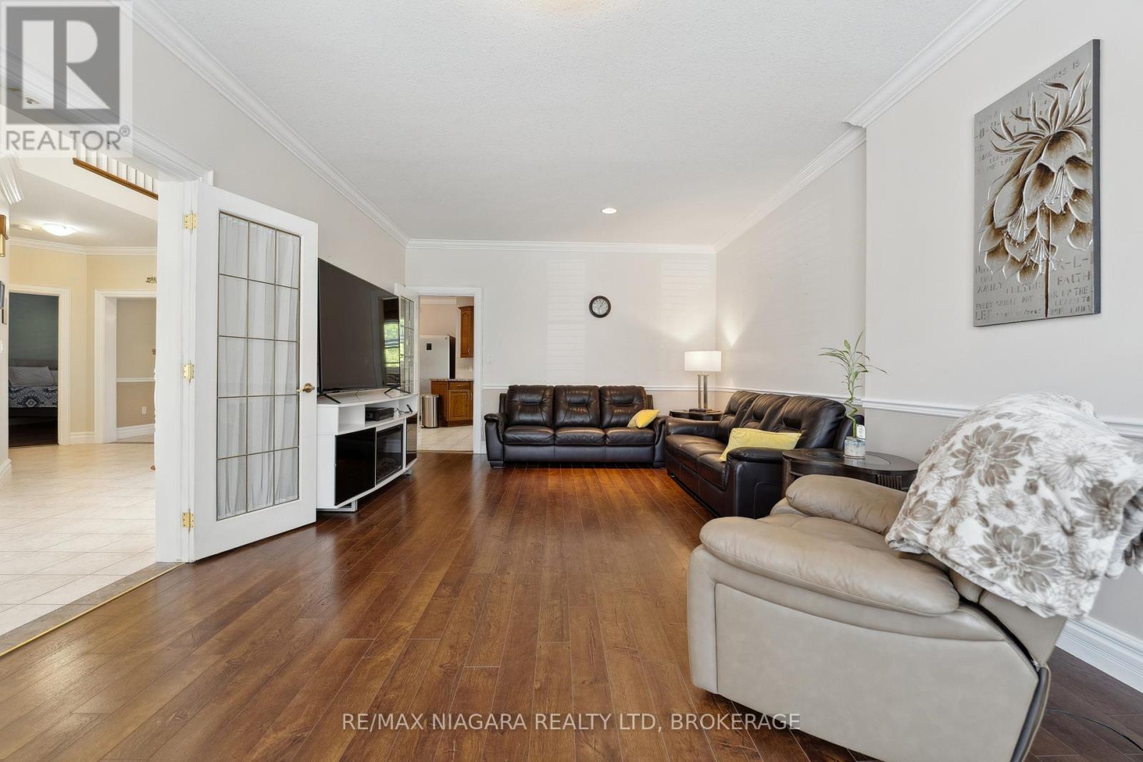 Property at 1673 ST. PAUL STREET W image 4
