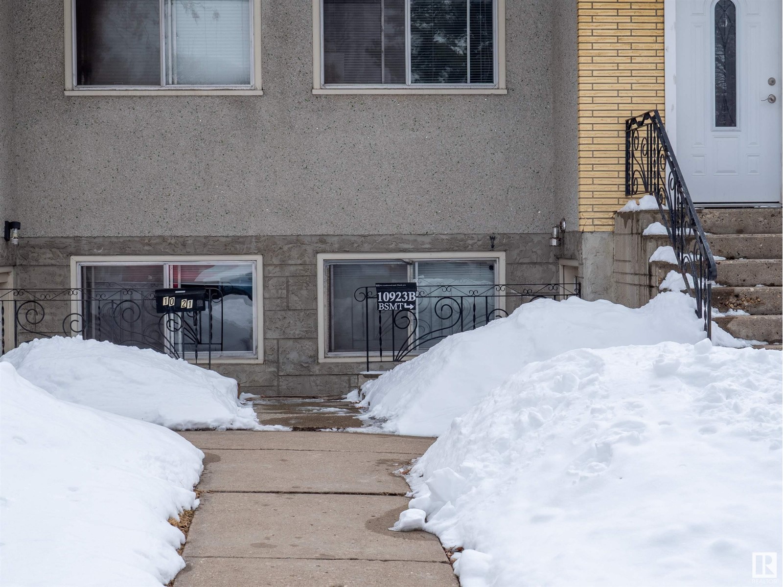 Property at 10921 - 10923 68 AV NW image 4