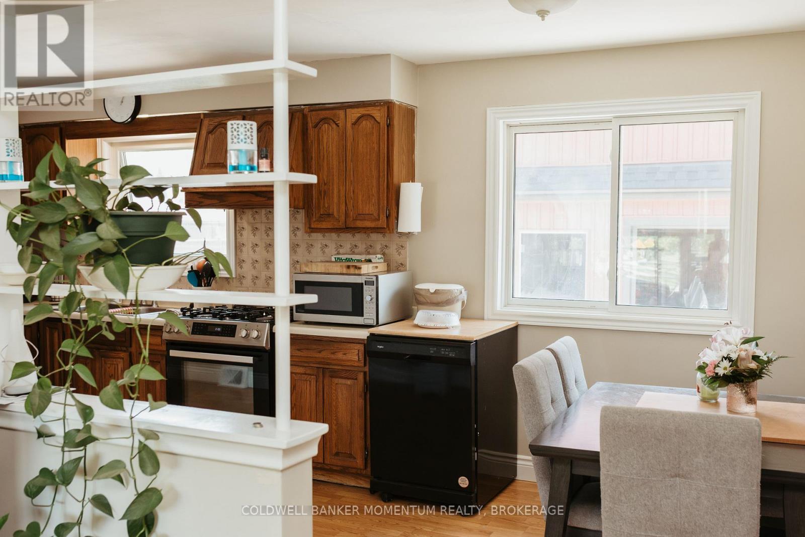 149 Sullivan Avenue, Thorold (Thorold Downtown), Ontario  L2V 2Z3 - Photo 8 - X12059872