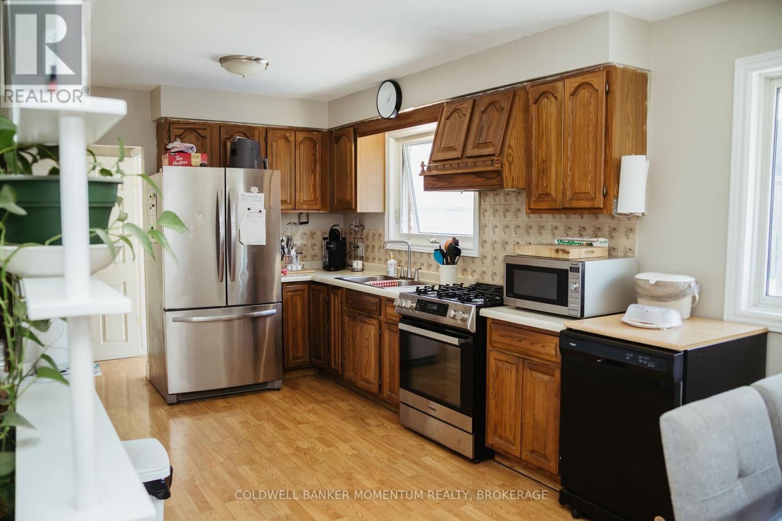 149 Sullivan Avenue, Thorold (Thorold Downtown), Ontario  L2V 2Z3 - Photo 9 - X12059872