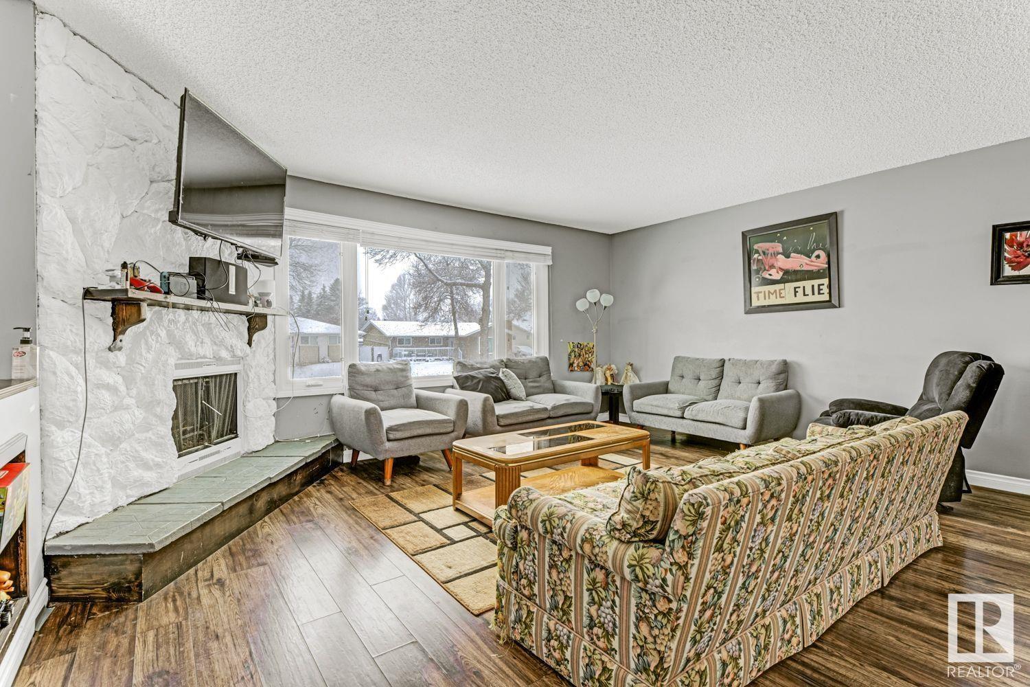Property at 6 LAROSE DR image 5