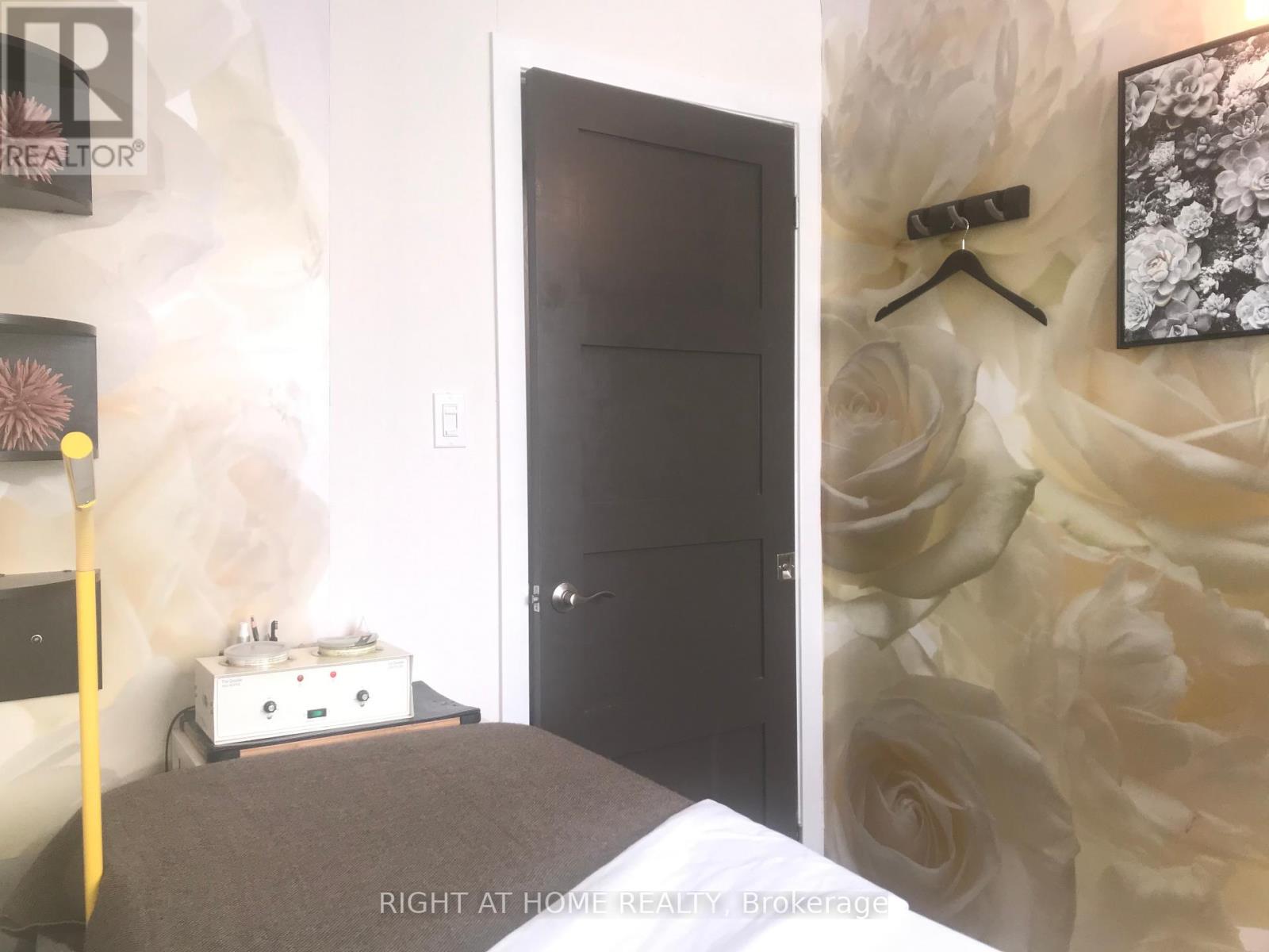 3rd Floor - 106 Cumberland Street, Toronto, Ontario  M5R 1A6 - Photo 16 - C12060215
