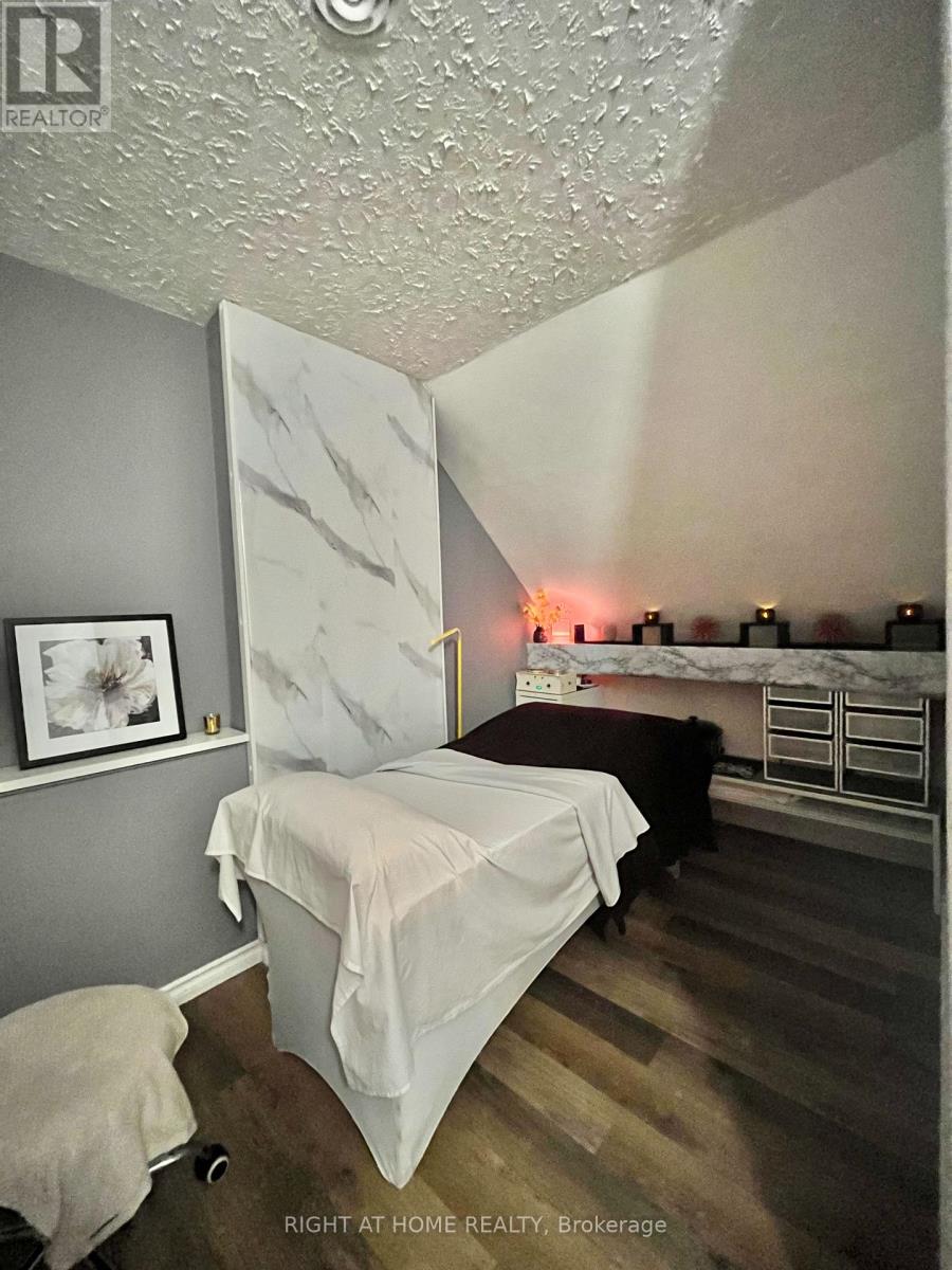 3rd Floor - 106 Cumberland Street, Toronto, Ontario  M5R 1A6 - Photo 22 - C12060215