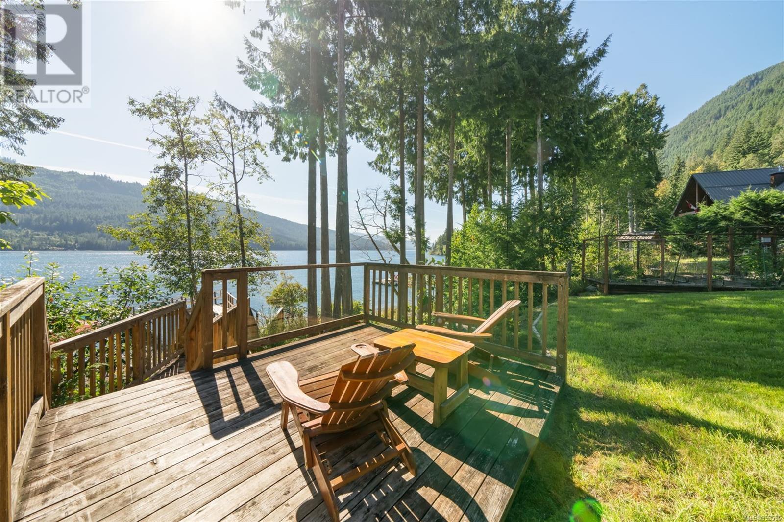 9380 Creekside Dr, Youbou, British Columbia  V0R 3E1 - Photo 8 - 993585