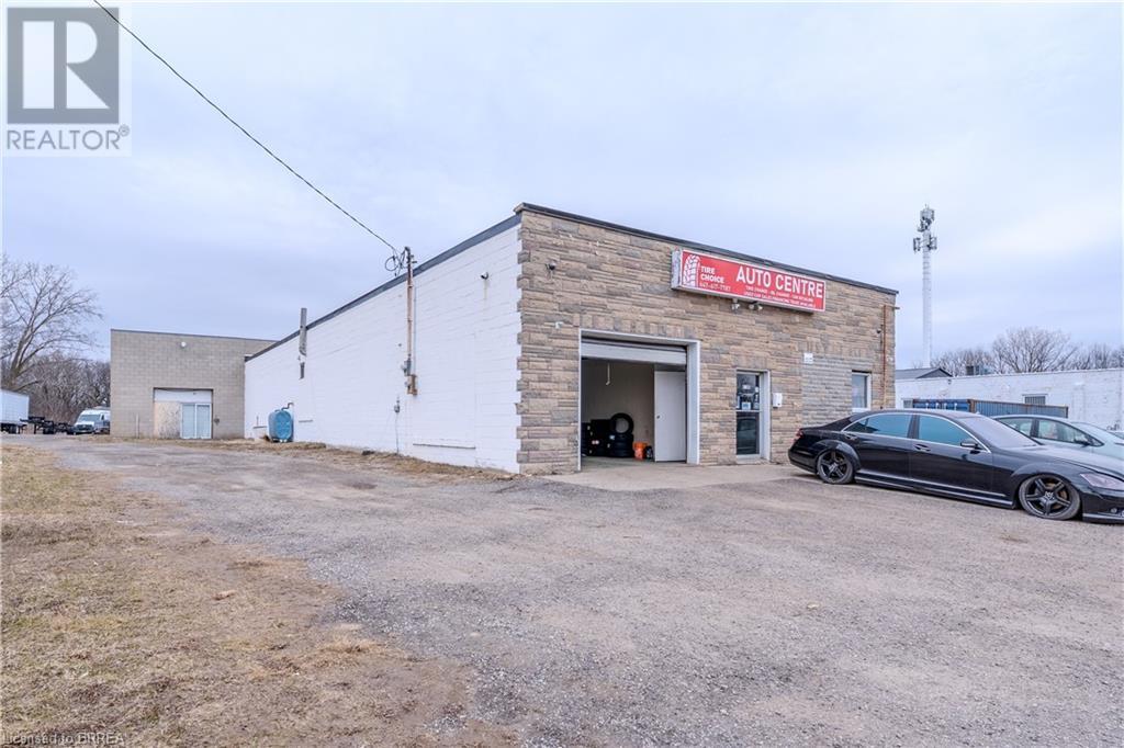 663 Colborne Street W, Brantford, Ontario  N3T 5L5 - Photo 1 - 40701432