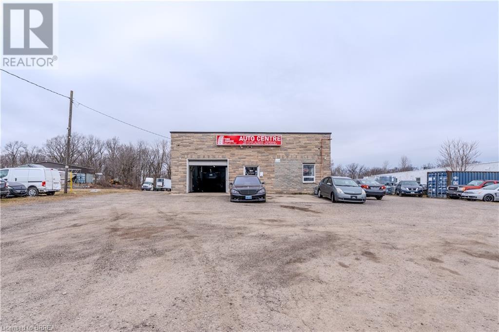 663 Colborne Street W, Brantford, Ontario  N3T 5L5 - Photo 2 - 40701432