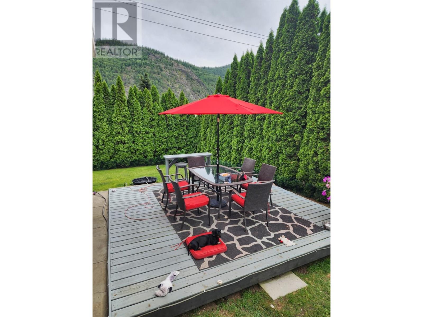 3300 Dahlia Crescent, Trail, British Columbia  V1R 2X9 - Photo 12 - 10340749