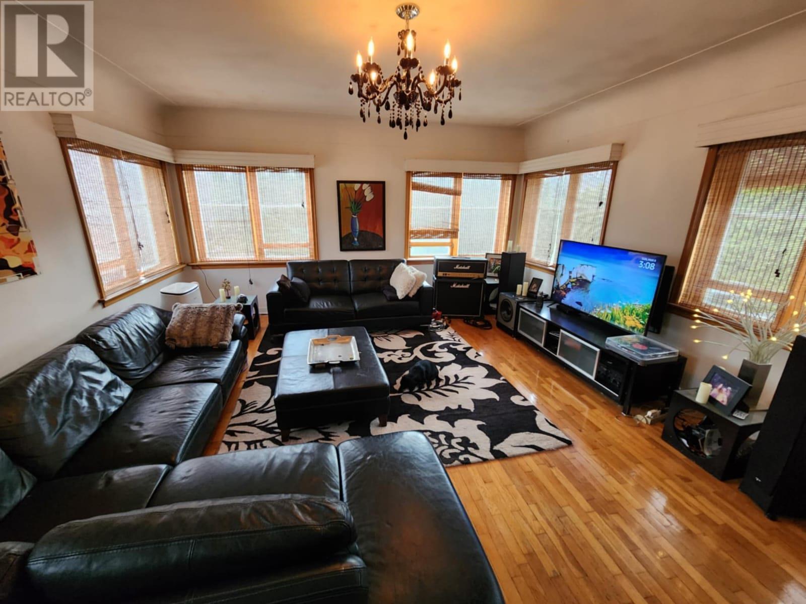 3300 Dahlia Crescent, Trail, British Columbia  V1R 2X9 - Photo 13 - 10340749